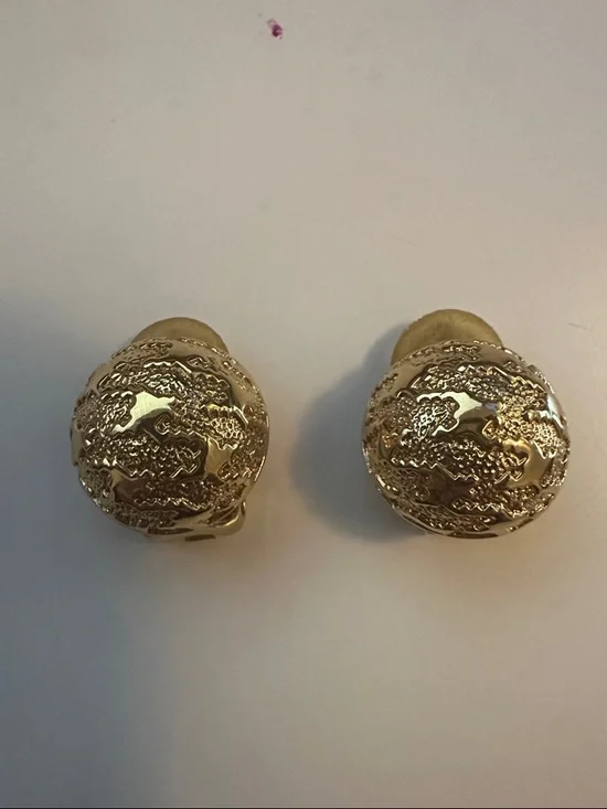 Dior Gold Filigree Dome Clip-On Earrings - Picture 3 of 7